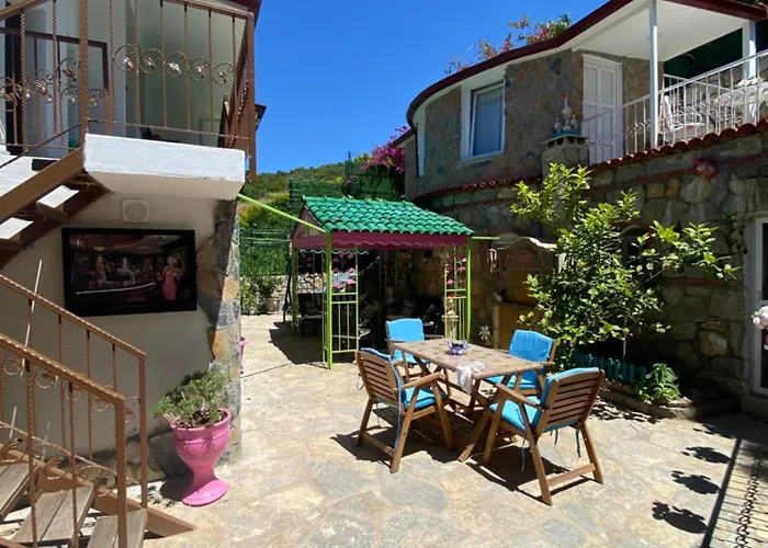 Goenuel Evim * Bogazici